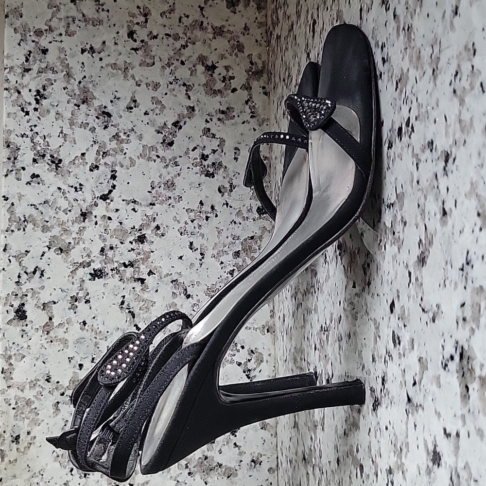 🔥🔥Special Free Offer!!🔥🔥 Preloved pair of Stuart Weitzman sandals US - Picture 5 of 10